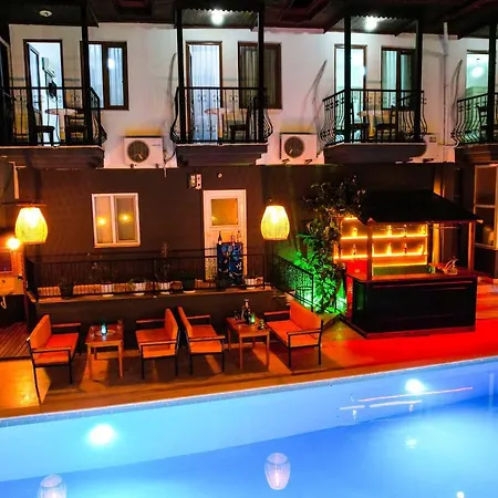 Four Seasons 2*