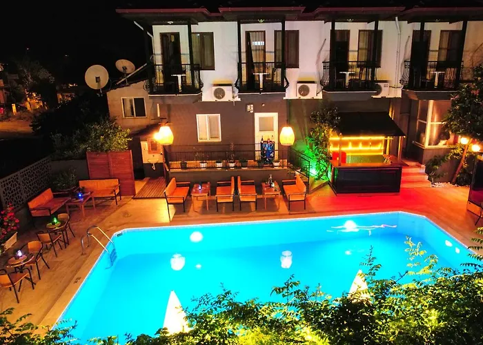 Four Seasons Hotel 2*