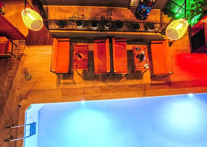 Hotel Four Seasons 2*