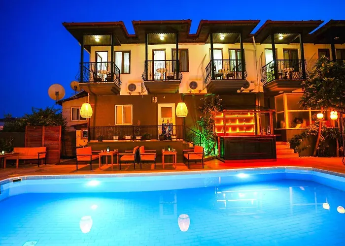 Four Seasons Hotel 2*