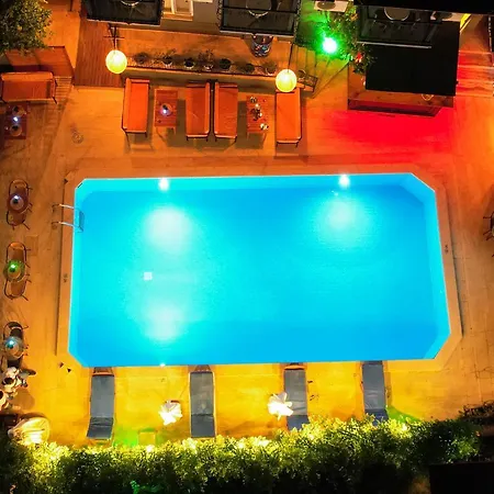 Hotel Four Seasons 2*