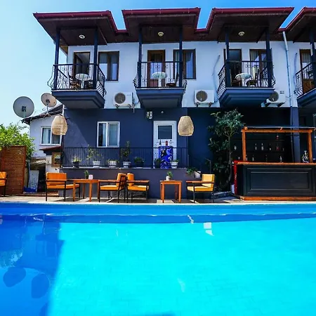 Hotel Four Seasons 2*