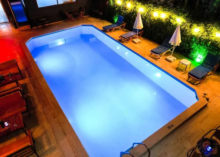 מלון Four Seasons 2*