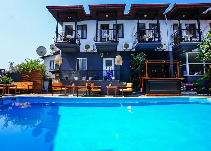 Hotel Four Seasons 2*